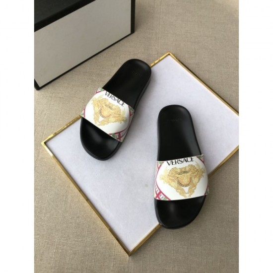 2022SS Men's slippers with a strong feeling VERSACE Versace 2022SS Men's slippers with a strong feeling VERSACE Versace