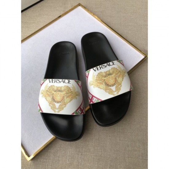 2022SS Men's slippers with a strong feeling VERSACE Versace 2022SS Men's slippers with a strong feeling VERSACE Versace