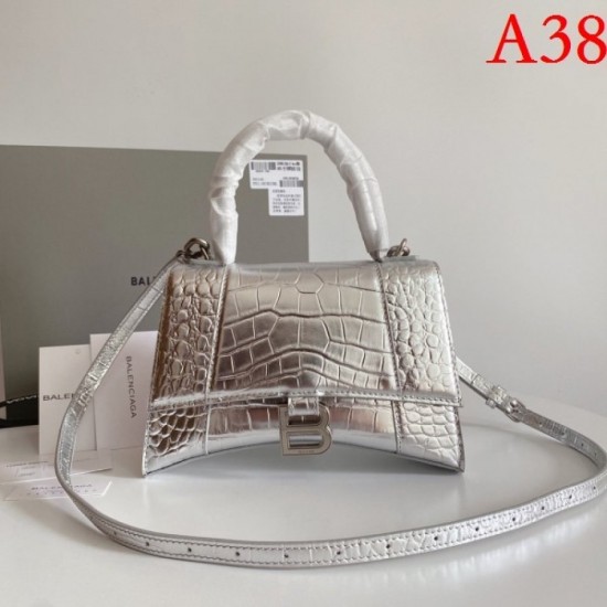Must be sold out ☆ As soon as possible 2022SS BALENCIAGA Women's bag Must be sold out ☆ As soon as possible 2022SS BALENCIAGA Women's bag