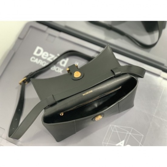 New Limited Convenient and Incredibly Cute 2022SS BALENCIAGA Women's Bag New Limited Convenient and Incredibly Cute 2022SS BALENCIAGA Women's Bag