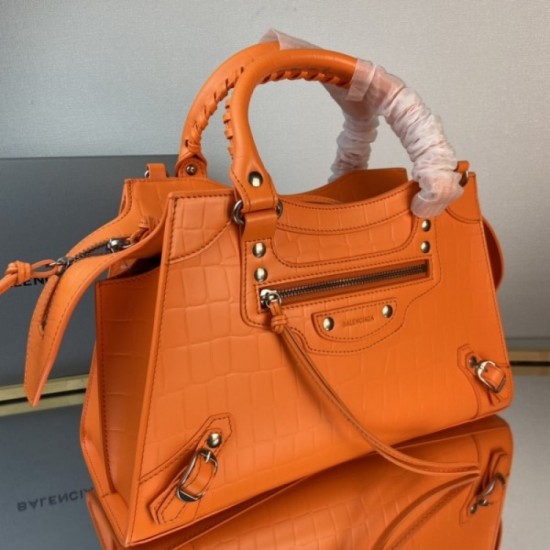 I finally found a domestic prompt 2022SS BALENCIAGA women's bag I finally found a domestic prompt 2022SS BALENCIAGA women's bag