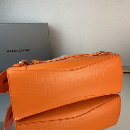 I finally found a domestic prompt 2022SS BALENCIAGA women's bag I finally found a domestic prompt 2022SS BALENCIAGA women's bag