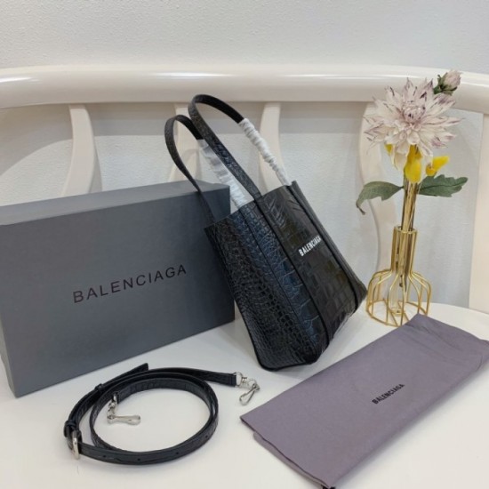 View new collection 2022SS BALENCIAGA Women's bag View new collection 2022SS BALENCIAGA Women's bag
