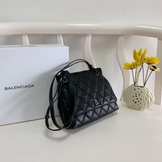 This season's featured design 2022SS BALENCIAGA Women's bag This season's featured design 2022SS BALENCIAGA Women's bag