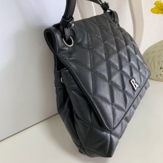 This season's featured design 2022SS BALENCIAGA Women's bag This season's featured design 2022SS BALENCIAGA Women's bag