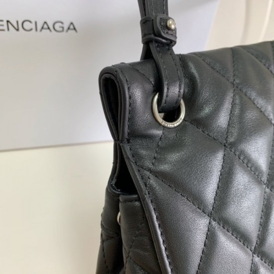 This season's featured design 2022SS BALENCIAGA Women's bag This season's featured design 2022SS BALENCIAGA Women's bag