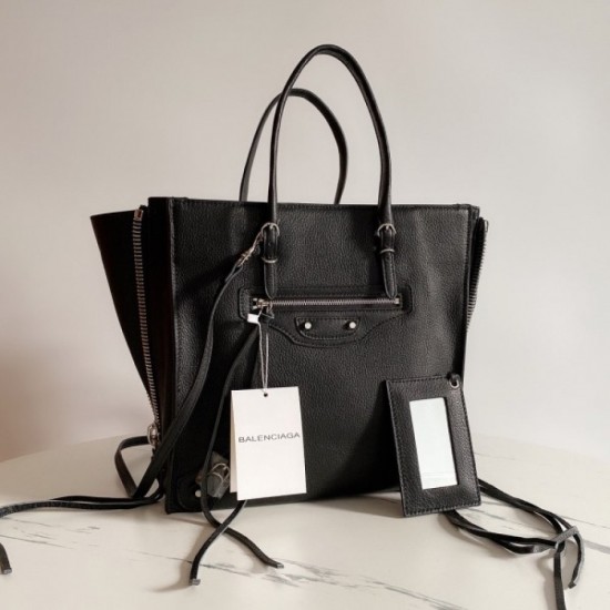 One push attention brand fashion 2022SS BALENCIAGA Balenciaga ladies bag One push attention brand fashion 2022SS BALENCIAGA Balenciaga ladies bag