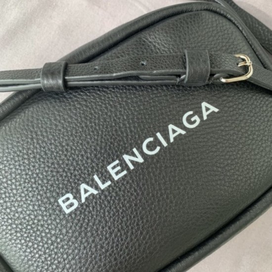 Fashionable adult dress 2022SS BALENCIAGA Balenciaga ladies bag Fashionable adult dress 2022SS BALENCIAGA Balenciaga ladies bag
