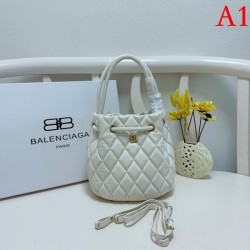 2022SS BALENCIAGA Women's Bag for an elegant and cool impression