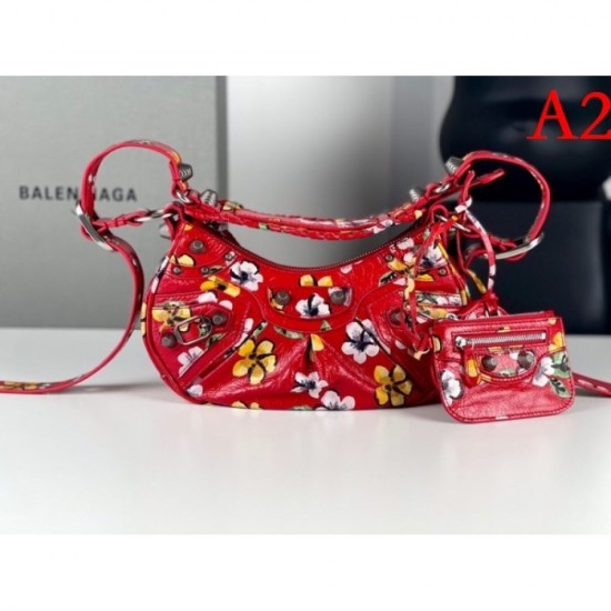 A little new 2022SS BALENCIAGA women's bag that looks good in spring A little new 2022SS BALENCIAGA women's bag that looks good in spring