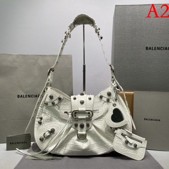 The latest attention fashion 2022SS BALENCIAGA women's bag that I want to recommend The latest attention fashion 2022SS BALENCIAGA women's bag that I want to recommend