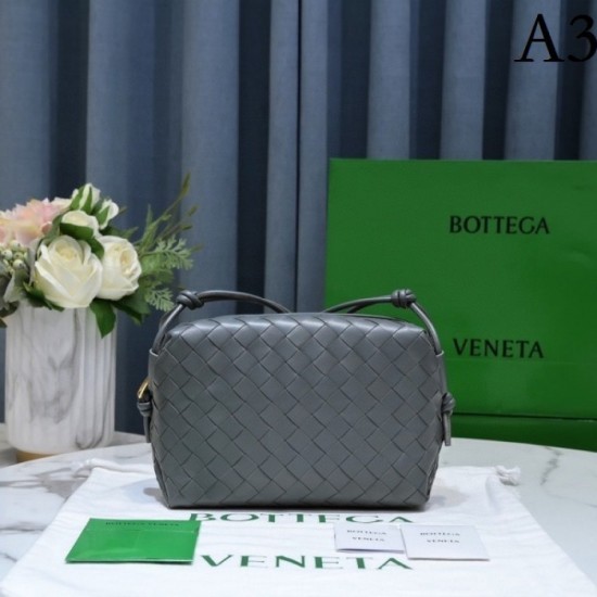 BOTTEGA VENETA Bottega Veneta shoulder bag 2022SS sale extreme condition! BOTTEGA VENETA Bottega Veneta shoulder bag 2022SS sale extreme condition!
