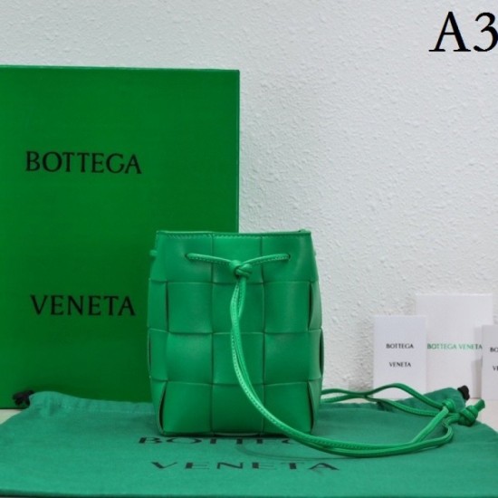 BOTTEGA VENETA Bottega Veneta Shoulder Bag 2022SS Pre-sale overseas! BOTTEGA VENETA Bottega Veneta Shoulder Bag 2022SS Pre-sale overseas!