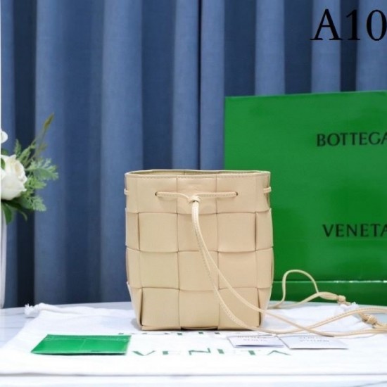 BOTTEGA VENETA Bottega Veneta Shoulder Bag 2022SS Pre-sale overseas! BOTTEGA VENETA Bottega Veneta Shoulder Bag 2022SS Pre-sale overseas!