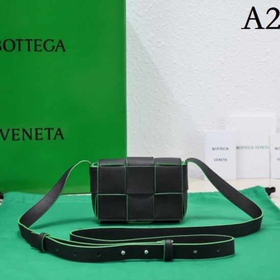BOTTEGA VENETA Bottega Veneta shoulder bag 2022SS lowest price new article BOTTEGA VENETA Bottega Veneta shoulder bag 2022SS lowest price new article