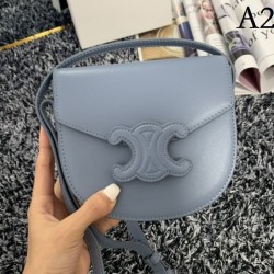 2022SS CELINE Celine Shoulder Bag A popular brand at a glance