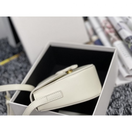 2022SS CELINE Celine Shoulder Bag A popular brand at a glance 2022SS CELINE Celine Shoulder Bag A popular brand at a glance
