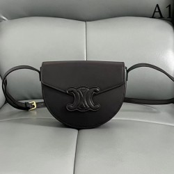 2022SS CELINE Celine Shoulder Bag Active in this spring / summer outfit