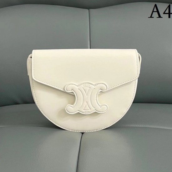 2022SS CELINE Celine Shoulder Bag Active in this spring / summer outfit 2022SS CELINE Celine Shoulder Bag Active in this spring / summer outfit