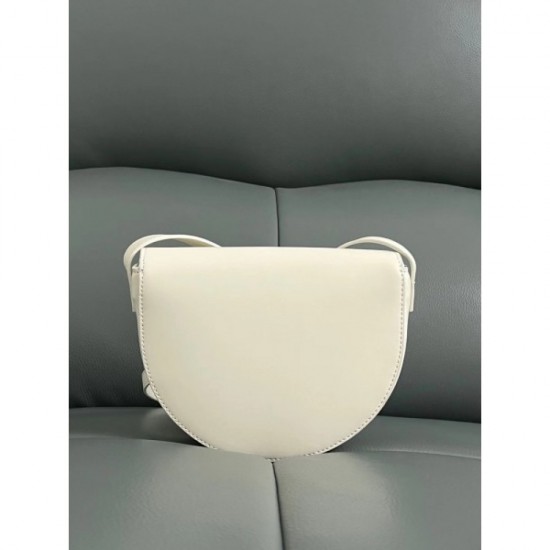 2022SS CELINE Celine Shoulder Bag Active in this spring / summer outfit 2022SS CELINE Celine Shoulder Bag Active in this spring / summer outfit