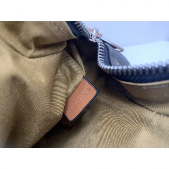 2022SS CELINE Celine Shoulder Bag Recommended for a wide range of people 2022SS CELINE Celine Shoulder Bag Recommended for a wide range of people