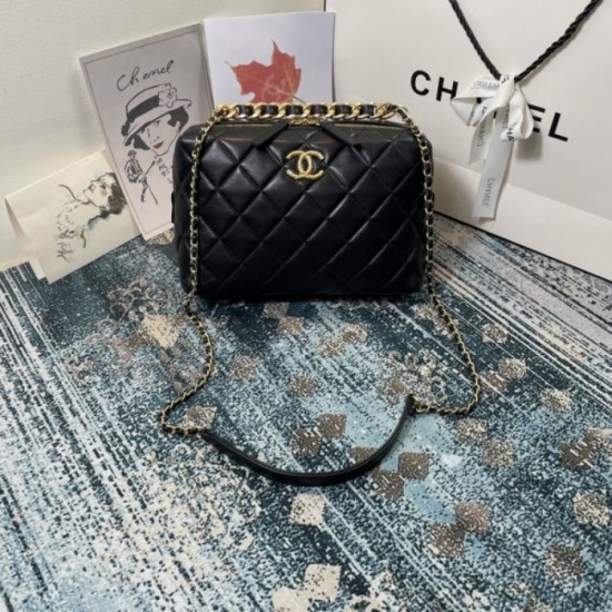 Finished in a sexy style 2022SS CHANEL Chanel Women's Bag Finished in a sexy style 2022SS CHANEL Chanel Women's Bag