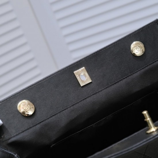 2022SS CHANEL CHANEL Ladies Bag in a soft atmosphere 2022SS CHANEL CHANEL Ladies Bag in a soft atmosphere