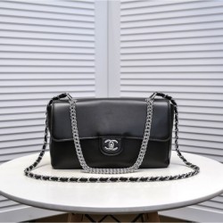 2022SS CHANEL Women's Bag for an elegant and casual atmosphere