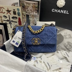Hard-to-find items sold out in Japan 2022SS CHANEL Chanel Women's Bag