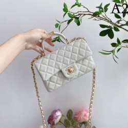 2022SS CHANEL Shoulder bag An item with a strong presence