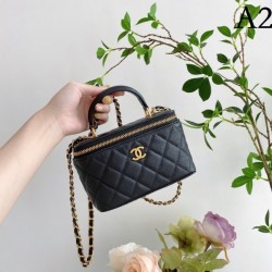 2022SS CHANEL Shoulder bag Adult-like design