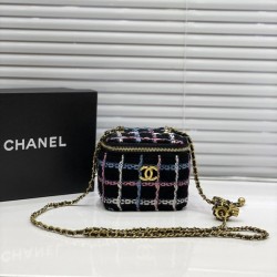 2022SS CHANEL Shoulder bag Plenty of adult atmosphere
