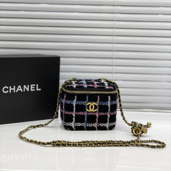 2022SS CHANEL Shoulder bag Plenty of adult atmosphere 2022SS CHANEL Shoulder bag Plenty of adult atmosphere
