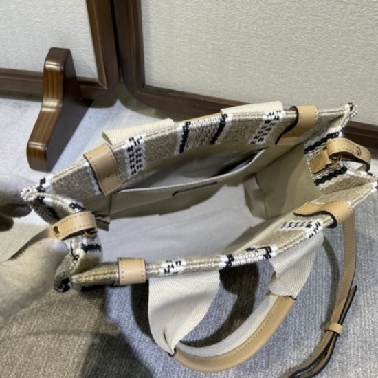 CHLOE Chloe Tote Bag 2022SS New item for this summer CHLOE Chloe Tote Bag 2022SS New item for this summer