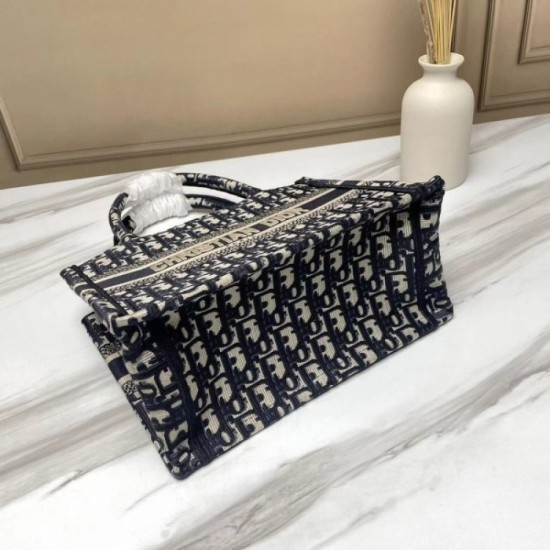 2022SS DIOR Dior Tote Bag I want to buy more this year! 2022SS DIOR Dior Tote Bag I want to buy more this year!