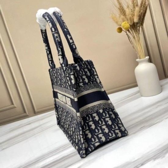 2022SS DIOR Dior Tote Bag I want to buy more this year! 2022SS DIOR Dior Tote Bag I want to buy more this year!
