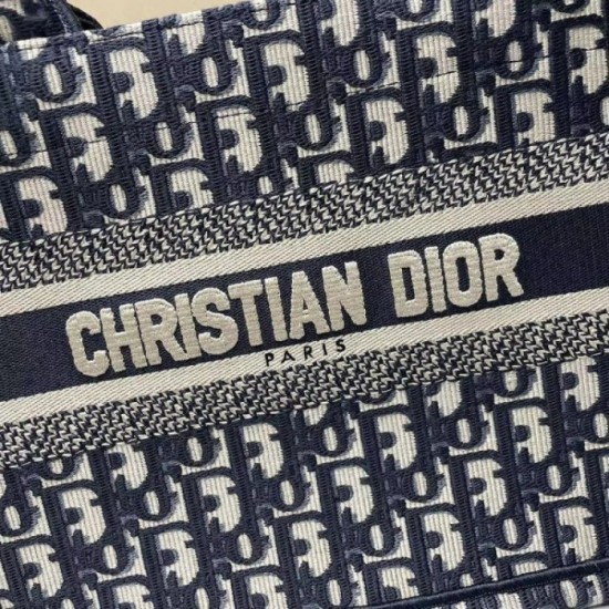 2022SS DIOR Dior Tote Bag I want to buy more this year! 2022SS DIOR Dior Tote Bag I want to buy more this year!