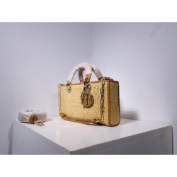 2022SS DIOR Dior shoulder bag popular item