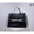2022SS DIOR Dior tote bag Items that bring out the texture