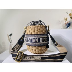 2022SS DIOR Dior shoulder bag very useful