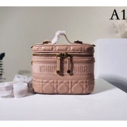 2022SS DIOR Dior Shoulder Bag Easy to dress down