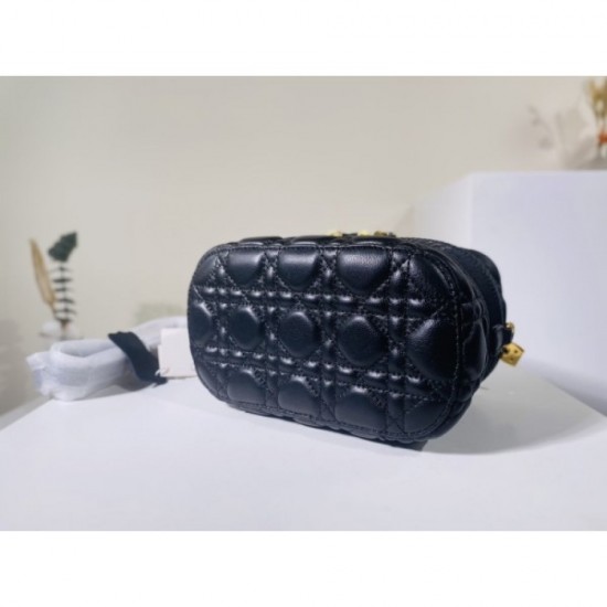 2022SS DIOR Dior Shoulder Bag Easy to dress down 2022SS DIOR Dior Shoulder Bag Easy to dress down