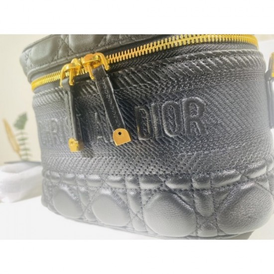 2022SS DIOR Dior Shoulder Bag Easy to dress down 2022SS DIOR Dior Shoulder Bag Easy to dress down