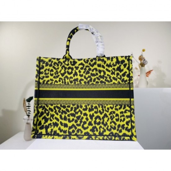 2022SS DIOR Dior Tote Bag Make a cool impression 2022SS DIOR Dior Tote Bag Make a cool impression