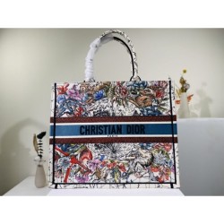 2022SS DIOR Dior tote bag casual outfit