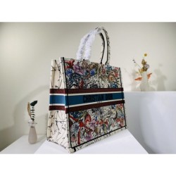 2022SS DIOR Dior tote bag casual outfit