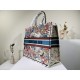 2022SS DIOR Dior tote bag casual outfit 2022SS DIOR Dior tote bag casual outfit