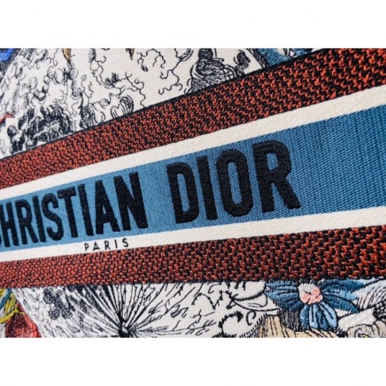 2022SS DIOR Dior tote bag casual outfit 2022SS DIOR Dior tote bag casual outfit