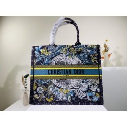 2022SS DIOR Dior Tote Bag Looks youthful and energetic
