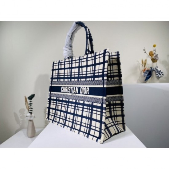 2022SS DIOR Dior tote bag Very easy to take in 2022SS DIOR Dior tote bag Very easy to take in